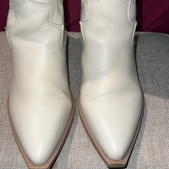 (8 1/2) White Cowboy Boots - Picture 4 of 4